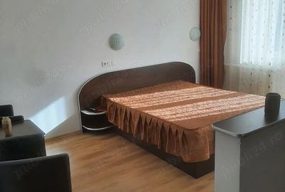 Casă cu 15 camere cu Teren 500 Mp în Platoul Izvor - 2