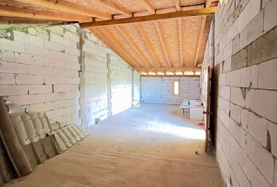 Casă cu 3 camere cu Teren 600 Mp în Izvoarele