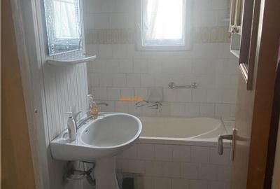 Apartament 3 camere , zona Gara , 58 mp ,et 3/4 , mobilat , - 1