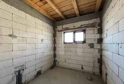 Casa semi-finisata P + M, 131 mp utili, teren 339 mp, Piel - 33