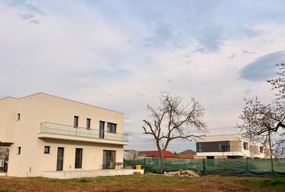 Casă cu 4 camere în Central - 8