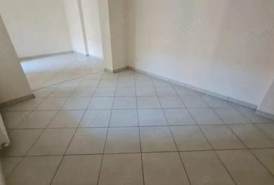 Spațiu comercial, de 110 mp, în Central - 3