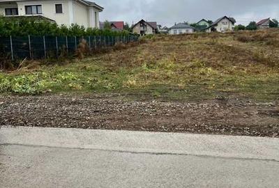 Teren de 1000 mp, în Șcheia