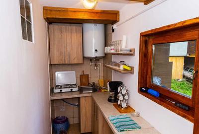Casă cu 4 camere decomandat în Săcelu - 5