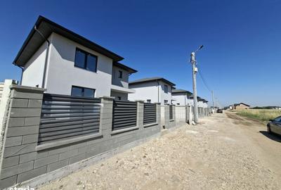 Casă cu 4 camere în Berceni