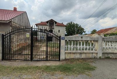 Casă cu 6 camere în Găești - 6