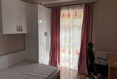 Apartament cu 3 camere decomandat în Nufărul - 4