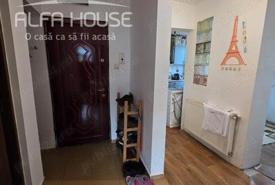 Apartament cu 3 camere decomandat în Govândari