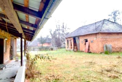 Casă individuală cu 6 camere cu Canalizare în Lazuri - 1