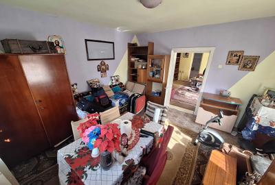 Casă cu 3 camere în Petelea - 1