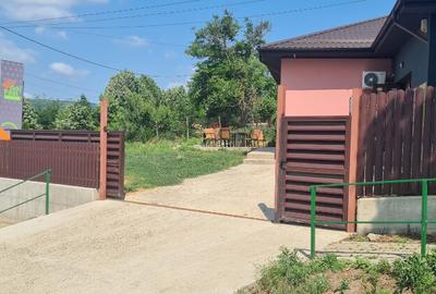 Casă cu 8 camere cu Teren 2370 Mp în Central