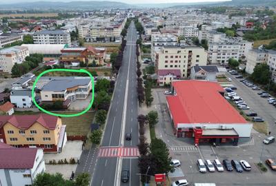 Închiriez spațiu comercial, în orașul Mioveni - bdl. Dacia. - 2