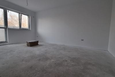 Casă cu 4 camere cu Canalizare în Central - 11