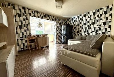 Apartament cu o camera, transformat in 2, etajul 1, zona Girocului
