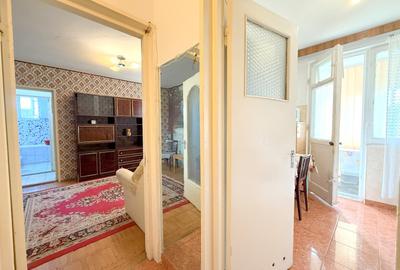 Apartament cu 2 camere semidecomandat, mobilat în Micro 16