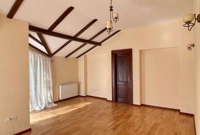 Casă în stil mediteranean, plină de lumină și farmec, cu grădină frumoasă Casă în stil mediteranean, plină de lumină și farmec, cu grădină frumoasă - 12