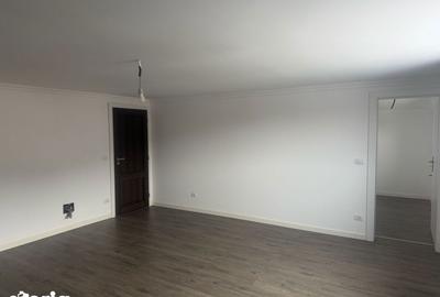 Casă cu 5 camere cu Teren 2000 Mp în Podari - 8