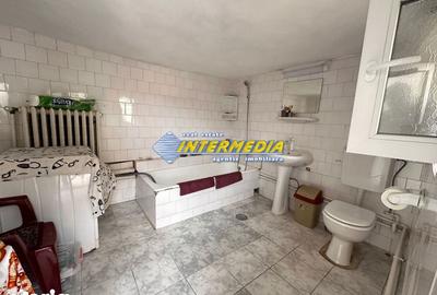 Casă cu 2 camere cu Teren 919 Mp în Cetate