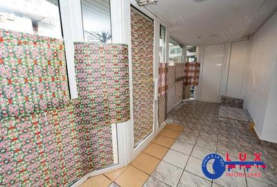 Spațiu comercial, de 50 mp, în Central - 7
