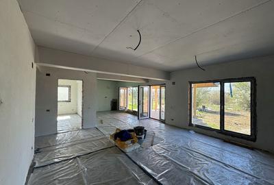 Casă cu 4 camere în Crevedia - 3