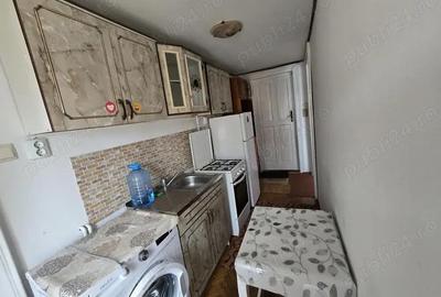 Proprietar, inchiriez apartament cu 1 camera la mansarda, in zona Bogdanestilor colt cu Bld.Cetatii - 2