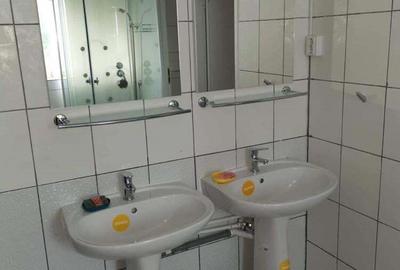 Spațiu comercial, de 688 mp, în Central - 5