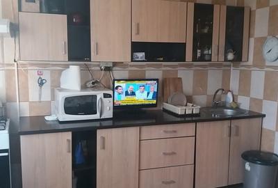 Apartament cu 3 camere decomandat în Vitan - 1