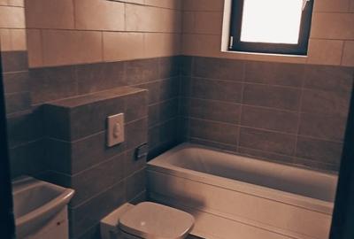 Duplex cu 4 camere cu Canalizare în Central - 14