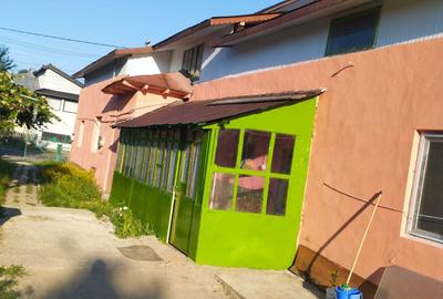 Casă cu 4 camere în Central - 2