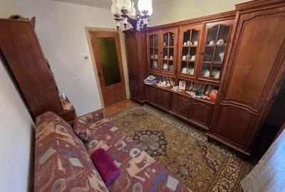 Apartament cu 3 camere semidecomandat în Micro II - 5