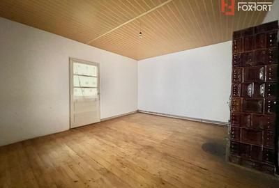 Casa individuala cu 3 camere si teren de 952 mp, zona Crisan - 15