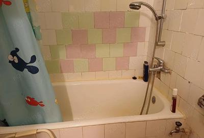 De vanzare apartament ultracentral cu 4 camere,bloc in asociatie - 2