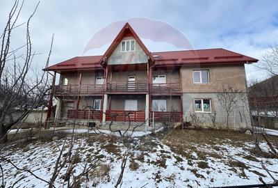 Casă cu 6 camere cu Teren 1263 Mp în Dărmănești - 55