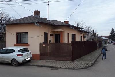 Casă cu 3 camere cu Teren 180 Mp în Central - 2
