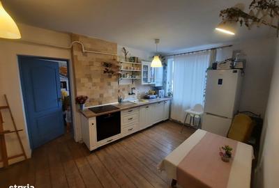 Apartament cu 3 camere semidecomandat în Central - 6