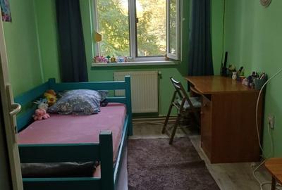 Apartament cu 2 camere decomandat în Viziru 3