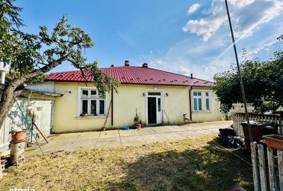 Casă cu 3 camere în Tătărași