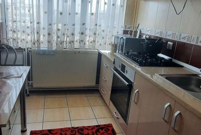 Apartament cu 3 camere semidecomandat în Țiglina 3