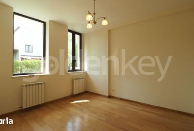 Casă cu 5 camere cu Teren 960 Mp în Central - 2