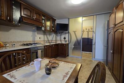 Apartament cu 4 camere semidecomandat, mobilat în P-ța Victoriei - 18