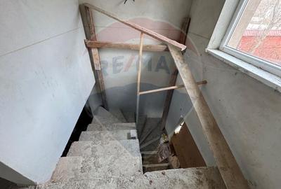 Casă cu 6 camere cu Teren 1263 Mp în Dărmănești - 42