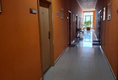 Spațiu comercial, de 17 mp, în Central - 3