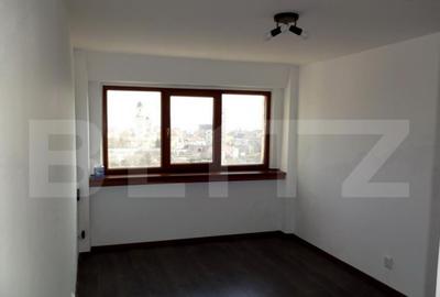 Apartament cu 4 camere decomandat în Cetate - 2