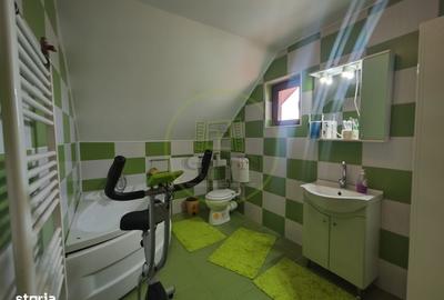 Casă cu 4 camere în Malu Mare - 13