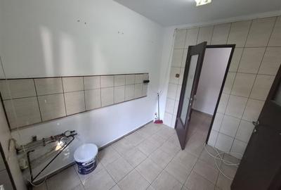 Apartament cu 3 camere semidecomandat în Circumvalațiunii - 7