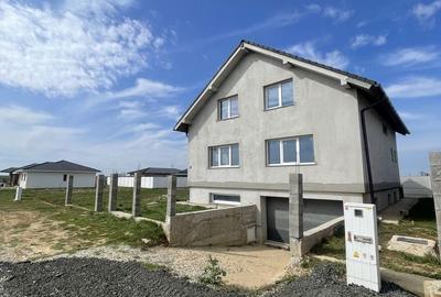 Casă cu 4 camere în Central