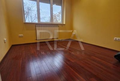 Apartament cu 3 camere la 13 minute de mers pe jos de metroul 1 Decembrie 1918 - 14