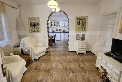 Casă cu 4 camere cu Teren 4435 Mp în Central - 9