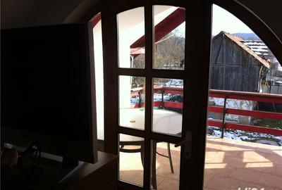 Casă cu 5 camere cu Teren 400 Mp în Teișani - 7