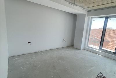 Apartament cu 2 camere decomandat în Palazu Mare - 4